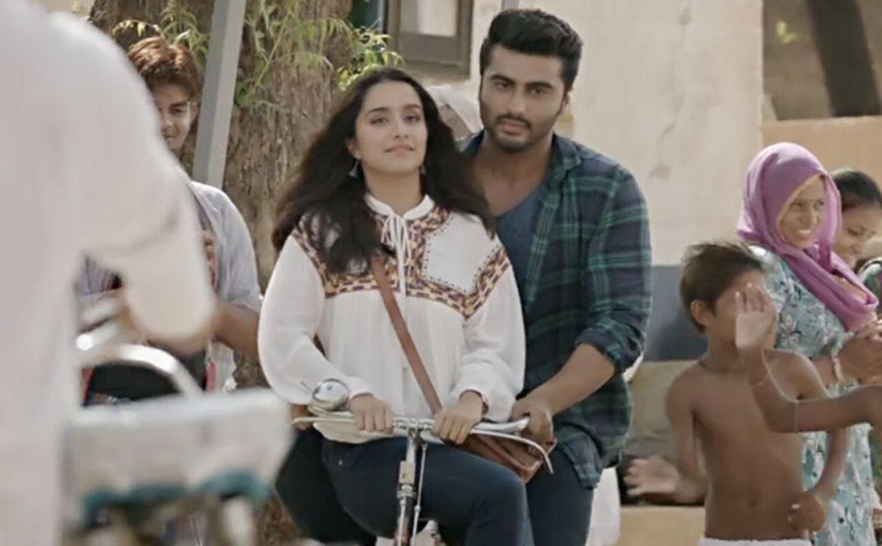 Phir Bhi Tumko Chahunga - Half Girlfriend
Sung by the singing sensation Arijit Singh and Shashaa Tirupati, the song is very heart touching and makes you feel the pain of love.